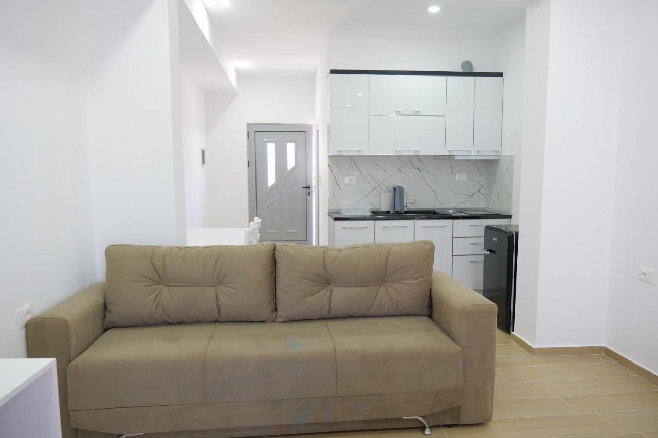 Iljo Apartments Ksamil Eksteriør bilde