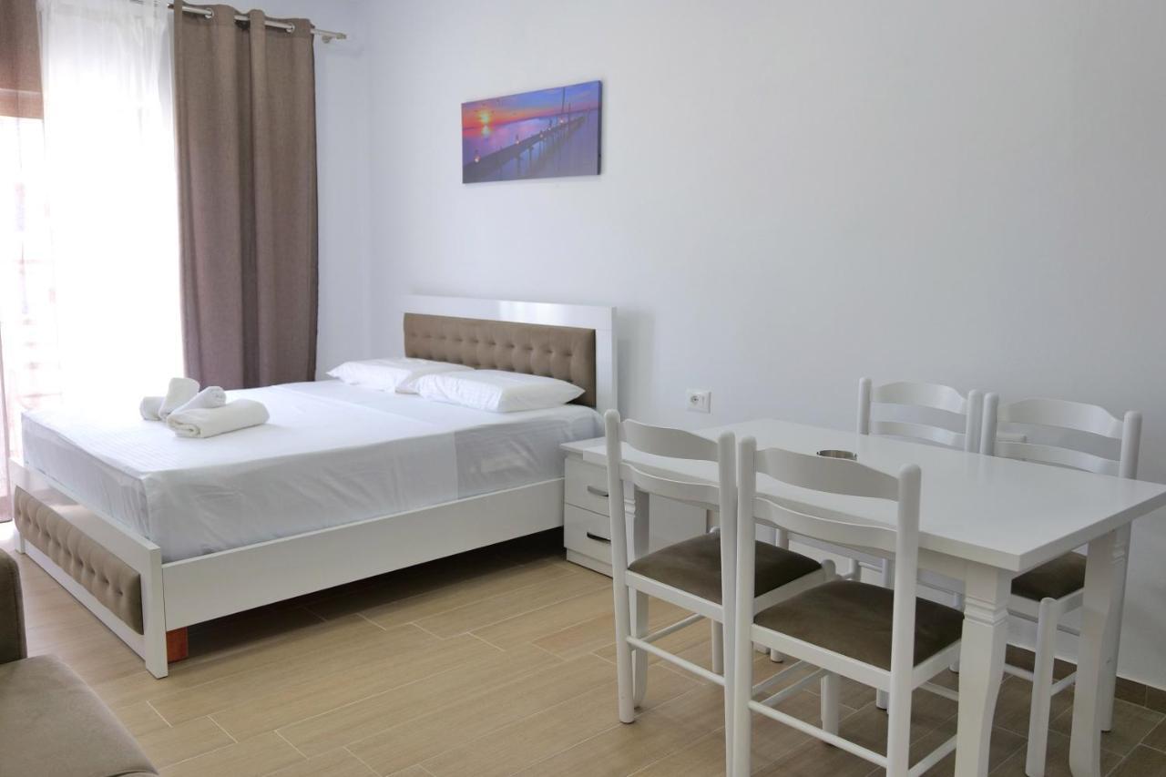 Iljo Apartments Ksamil Eksteriør bilde