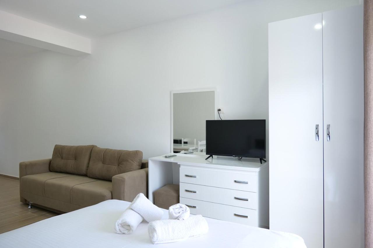 Iljo Apartments Ksamil Eksteriør bilde