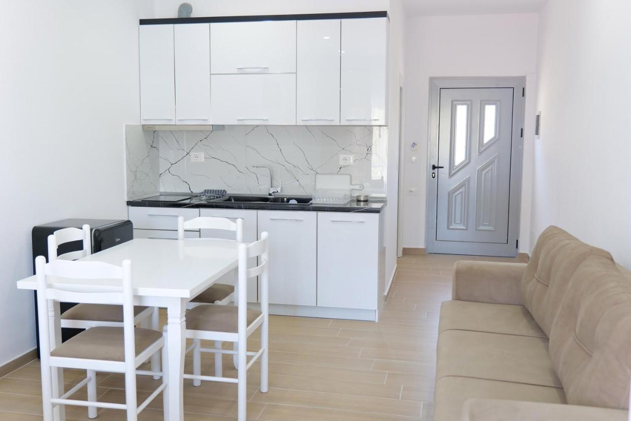 Iljo Apartments Ksamil Eksteriør bilde
